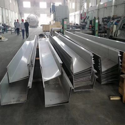 ناودان سقفی فولاد ضد زنگ 304 شکل های سفارشی ناودان صنعت 1.5*1219mm 2B سطح نورد سرد