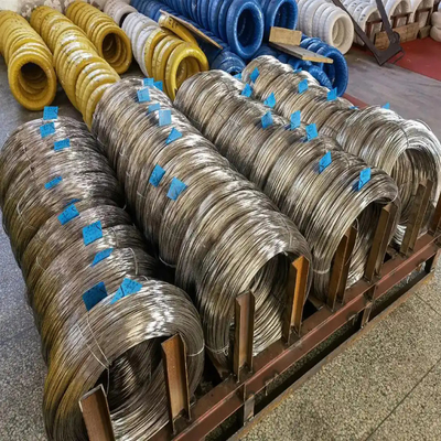 304 درجه 316 درجه 1.4301 درجه 1.4307 درجه Ss سیم کویل 1mm 2mm 3mm 4mm 5mm ضخامت