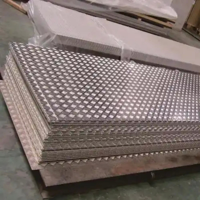 304 ورق های فولادی ضد زنگ 1350 * 6000mm اندازه 0.55mm 0.65mm ضخامت ضد لغز توالت JIS