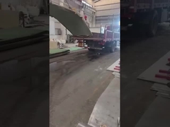 صفحه فولاد ضد زنگ در حال بارگیری در کامیون